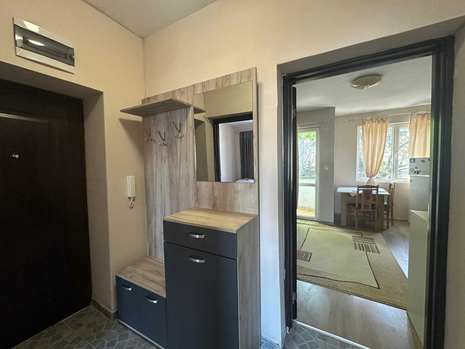 Апартамент под наем с две спални, ново обвзавеждане