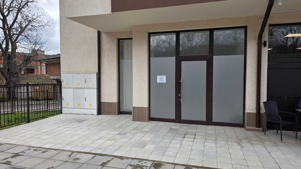 Дава се под наем Магазин в Търговище, Изток 1 - 80 кв.м за 598.23 € - Снимка #2