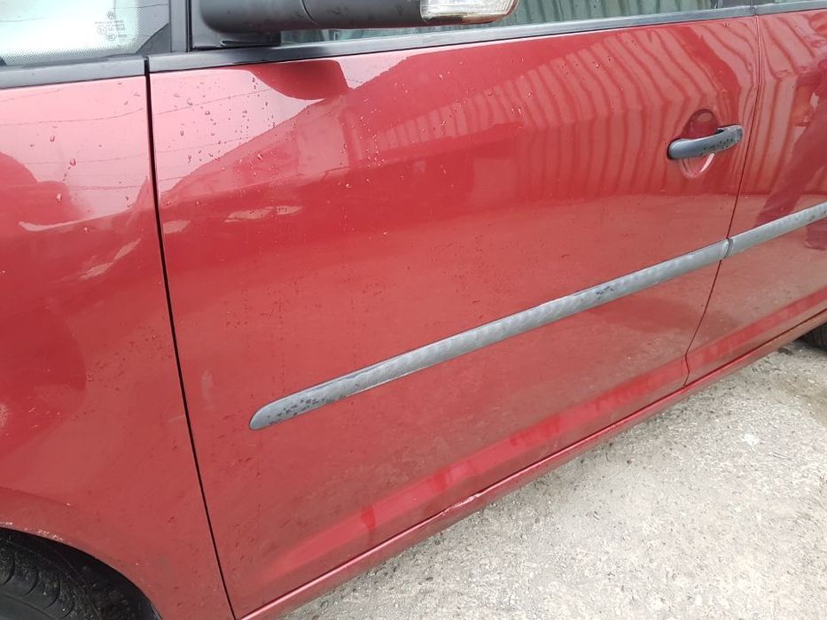 Usa / Portiera Stanga Fata VW Touran 2007 - 2010 Cod Culoare: LA3T