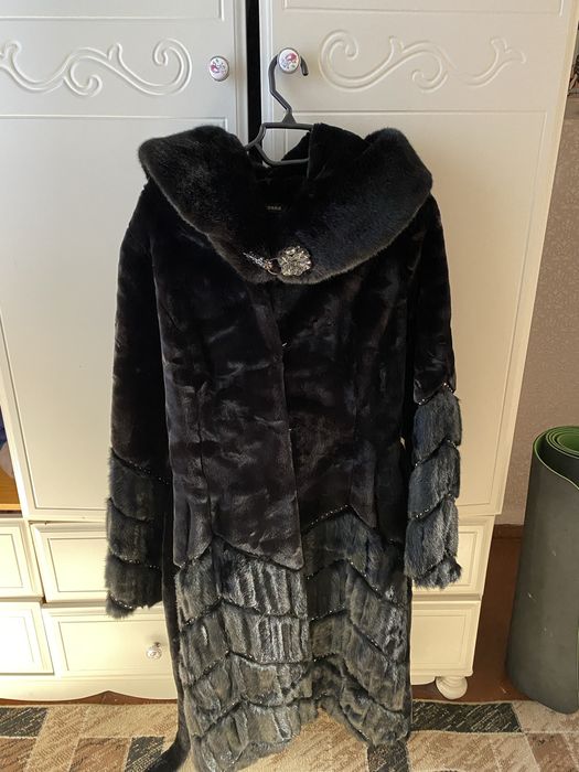 Пррдам искуственную шубу новую