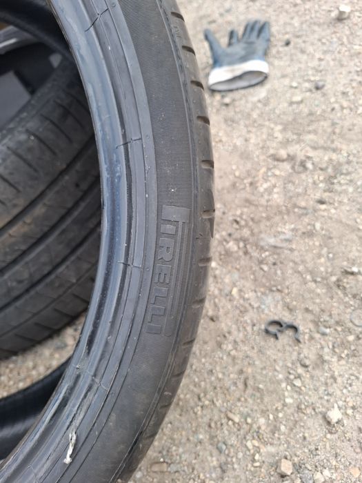 Vand 2 anvelope 295 30 21 pireli bune de vara dot 2023
