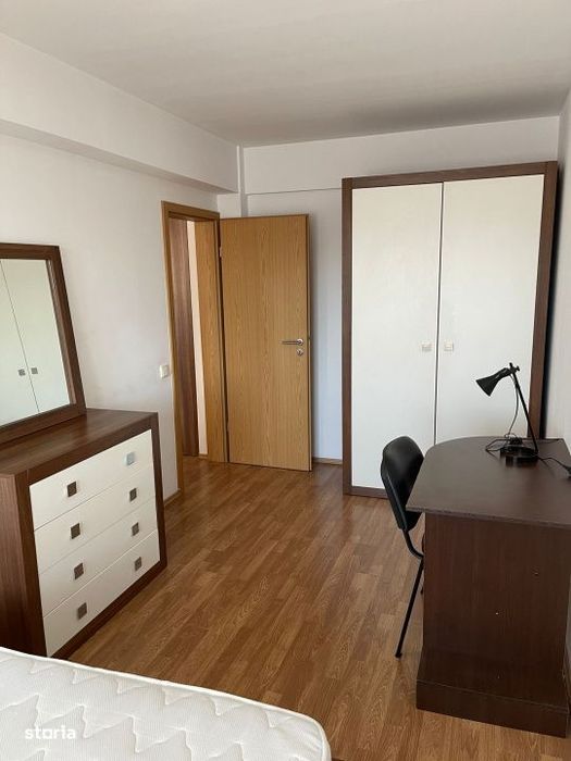 Apartament de 2 camere, semidecomandat, 54 mp + balcon 7 mp, Strada Mo