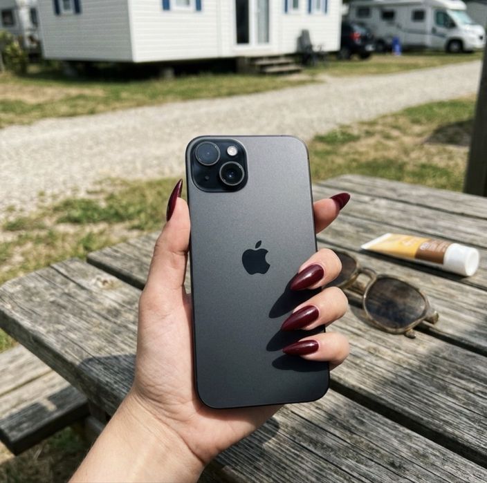 Iphone 15 negru in stare foarte bună