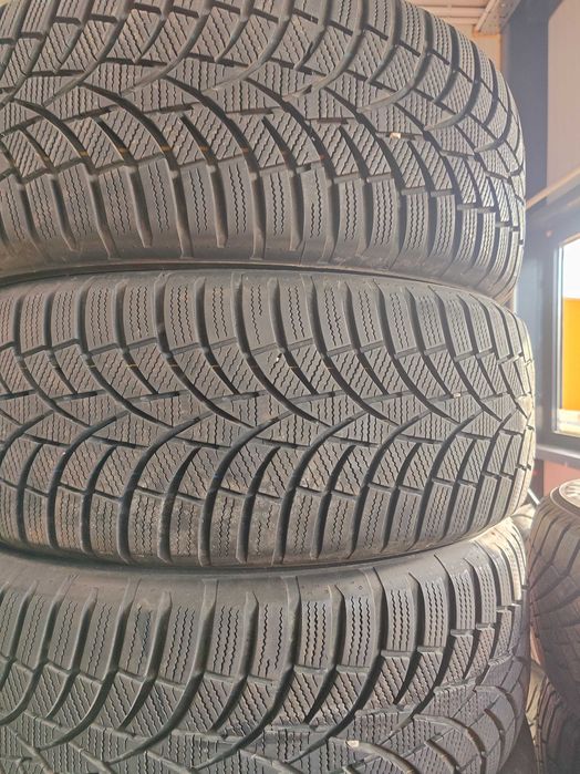 4бр.зимни гуми 215/55/18 Toyo