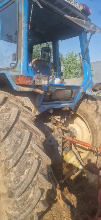 Vând tractor ford 7700 95 de cai