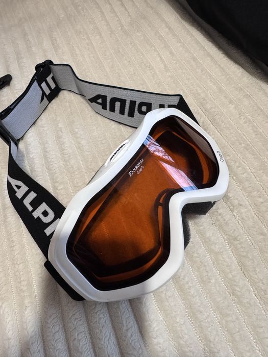 2 каски за ски и очила