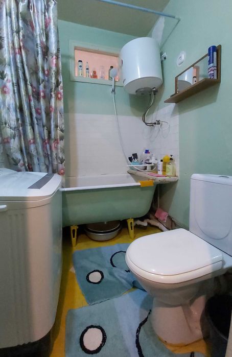 Продам 2-комн квартиру по пр. Строителей