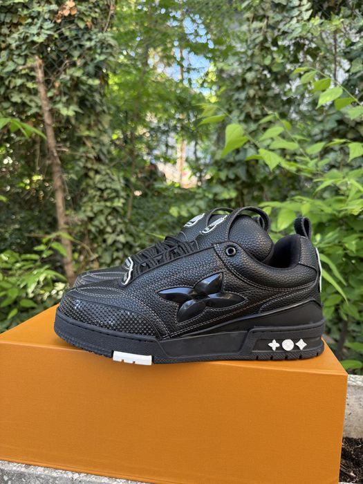 Lv  skates full black