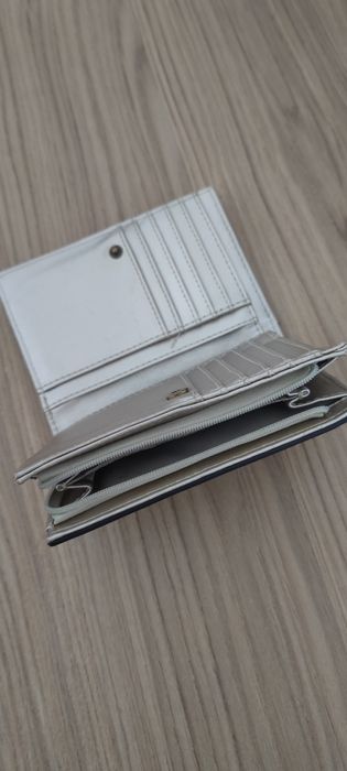 Дамско портмоне Guess