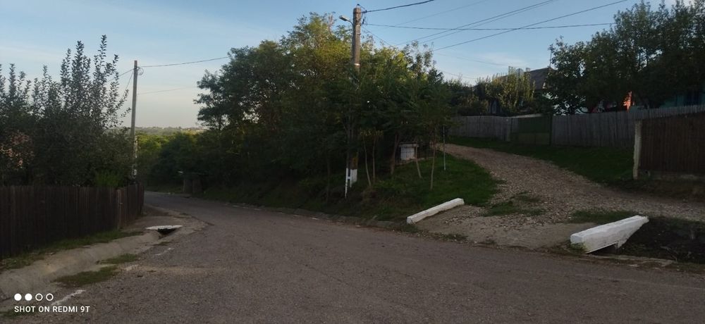 Vand teren in Perieni