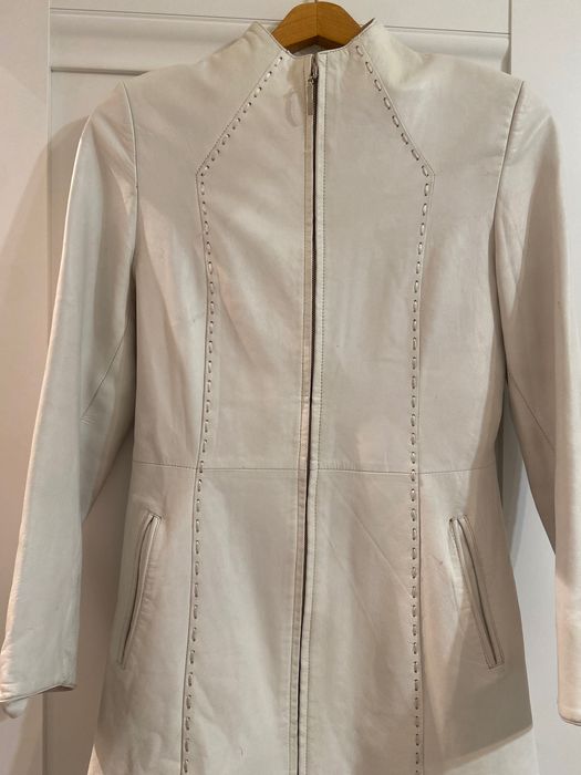 Плащ кожаный белый