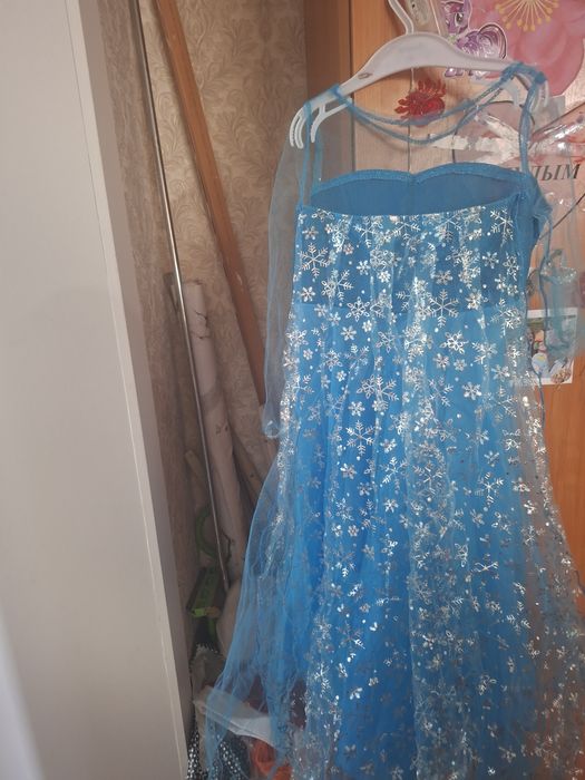 Продам платье эльза