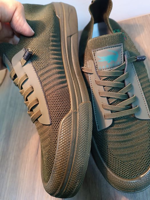 Кроссовка новый 41 размер