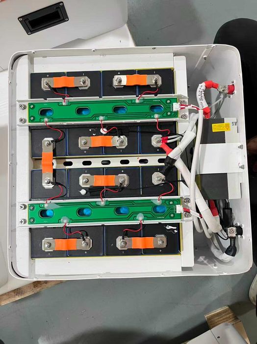 Baterie Lithium acumulator 24 v 330Ah 8,5 KW LifePo4 cu sistem de incalzire