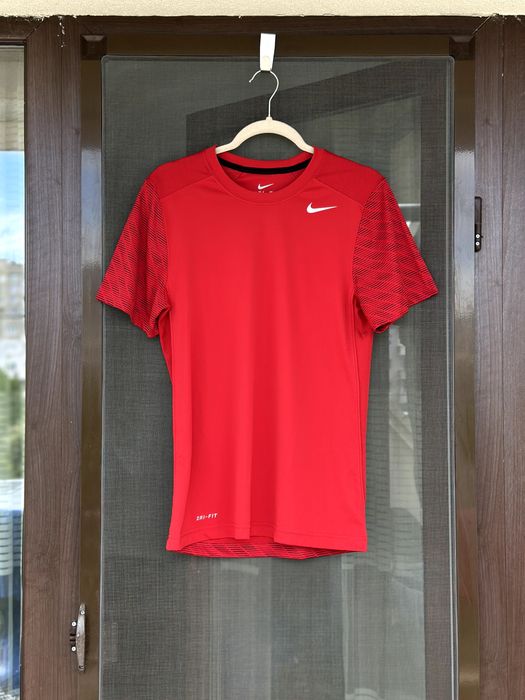 Мъжка тениска Nike Dri-FIT - размер S, Отлично състояние