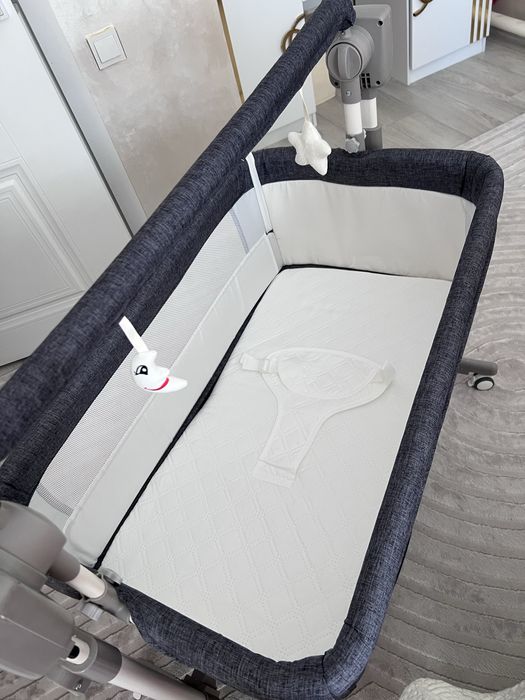 Продается манеж-кровать