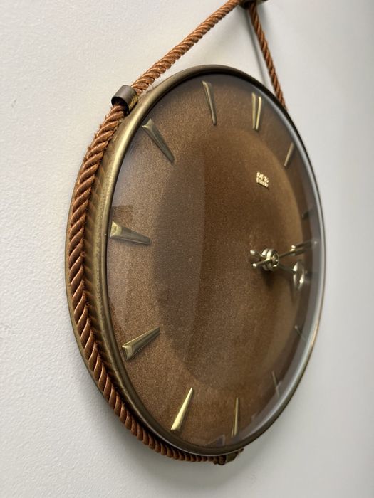 Стенен часовник / 50-те