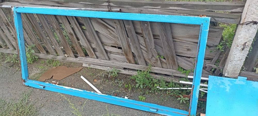 Продам железную дверь