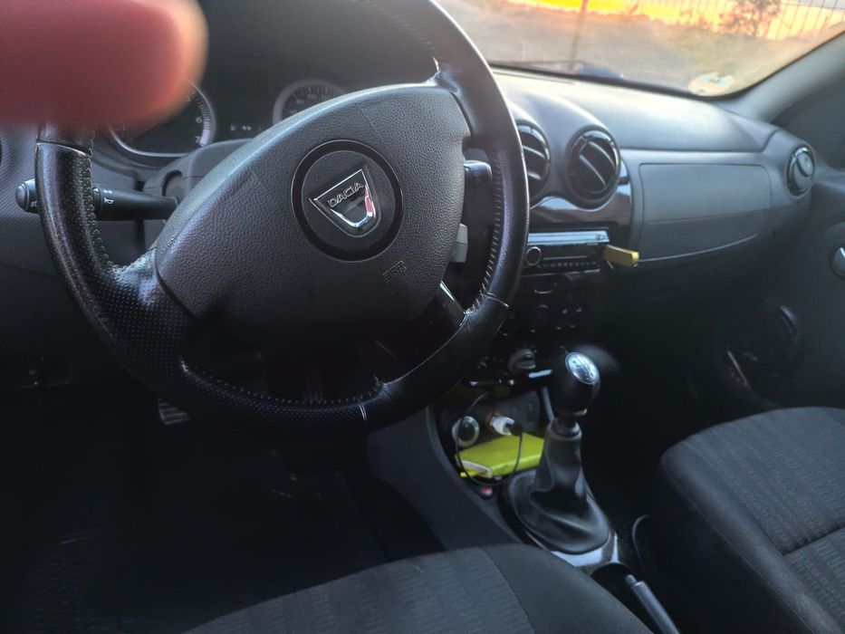 Vând Dacia Duster