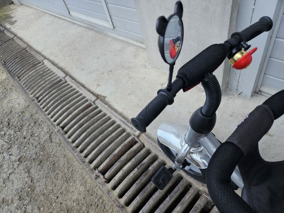 Триколка за близнаци