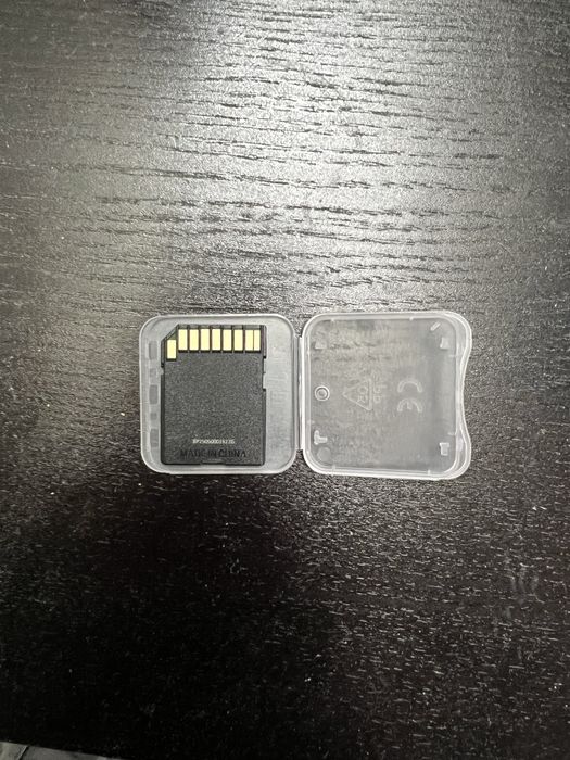 Продавам SD card 128GB