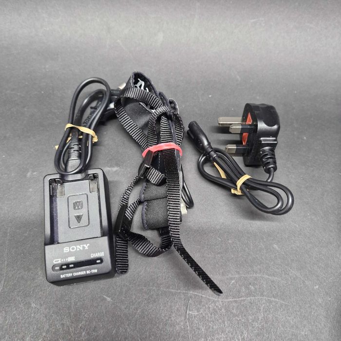 Liquid Money vinde - Aparat Foto Sony Alpha A6400 24MP - 2133 cadre