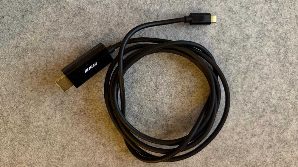 Adaptoare și cabluri USB-C către HDMI
