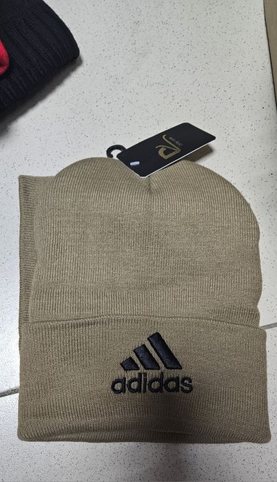 Шапки оптом по 1500 все новые