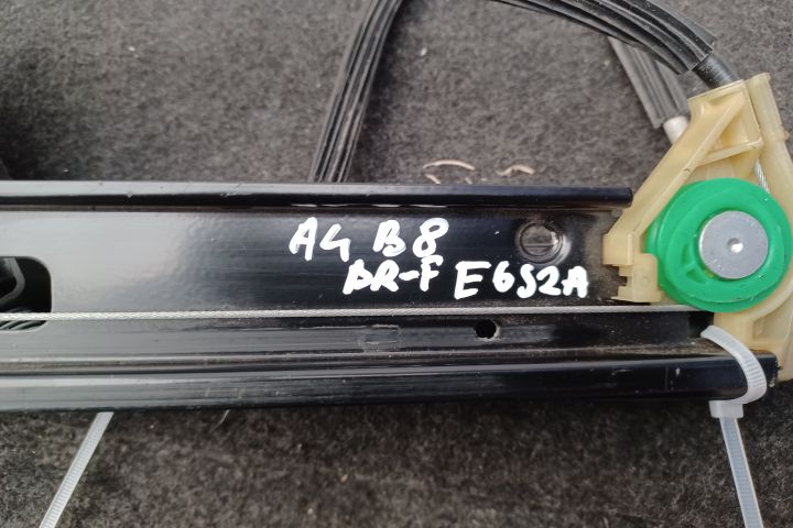 Macara geam fata dreapta electrica 8K0959802 8K0959802 Audi A4 B8/8K