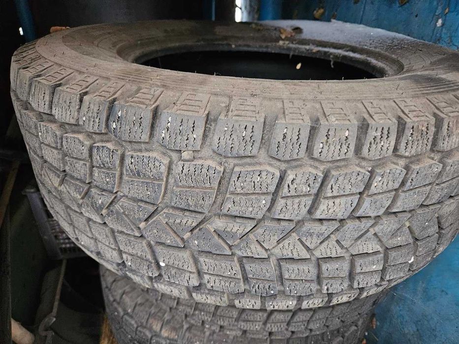Комплект зимних шин MAXXIS на Прадо
