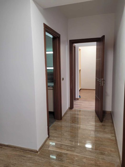 Apartament 3 camere de inchiriat Isaran, Tractorul