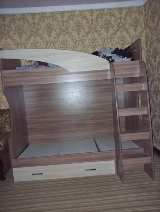Двухъярусная кровать