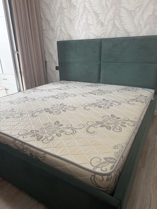 Спальная кровать