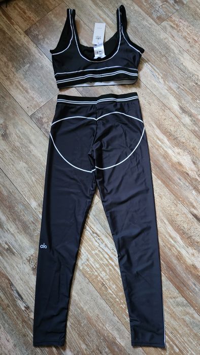 Екипи Ало Шапки  Чорапи