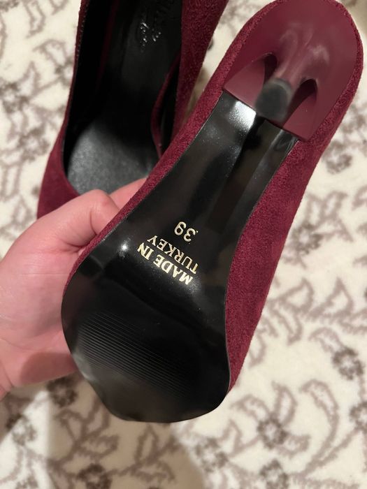 Женские туфли на каблуке