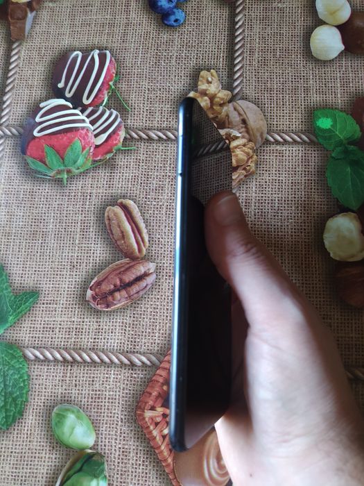 Продавам Samsung A10