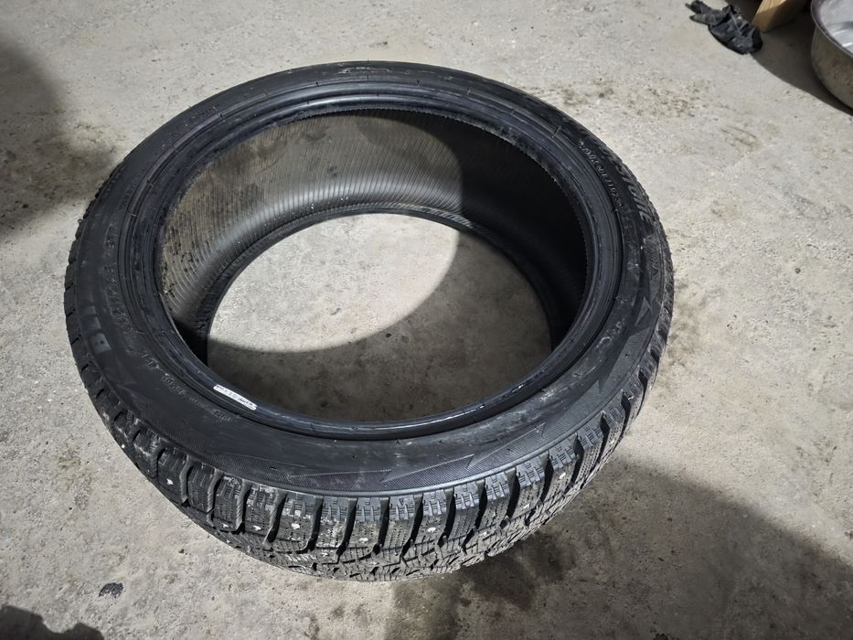 Продам зимние шины 18 диаметра
