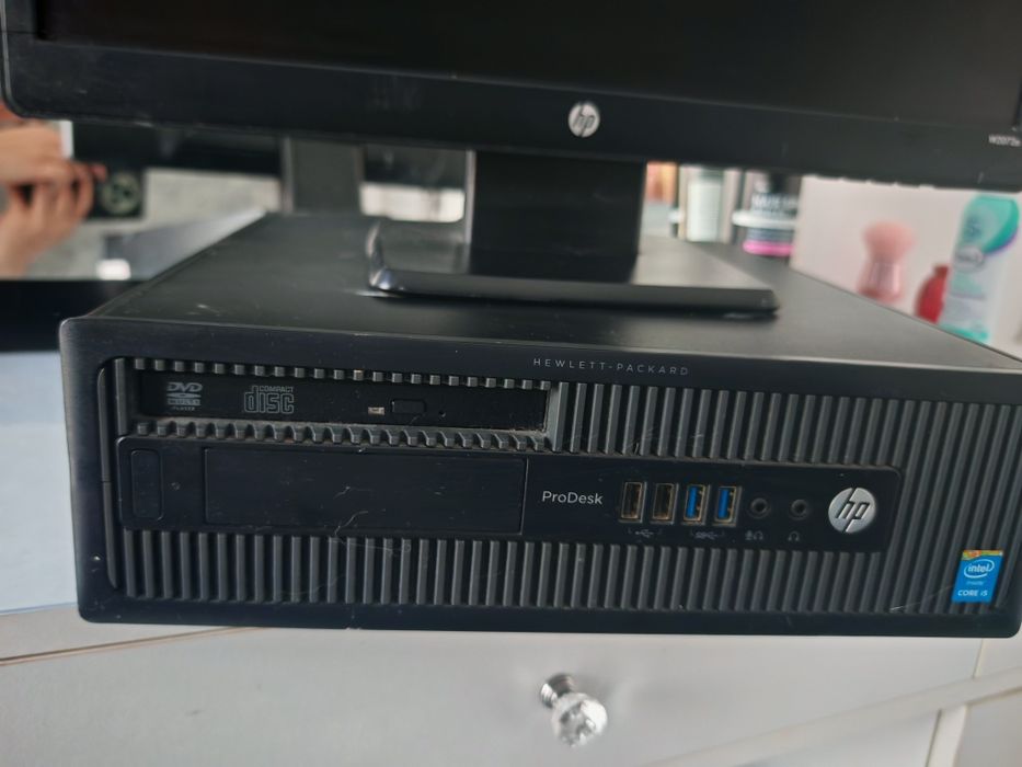 Sistem Complet HP ProDesk 600 G1 SFF + Monitor HP 20" - Ideal Birou/Școală