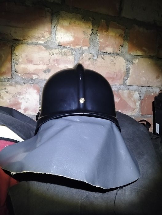 В наличии 2 каски новых