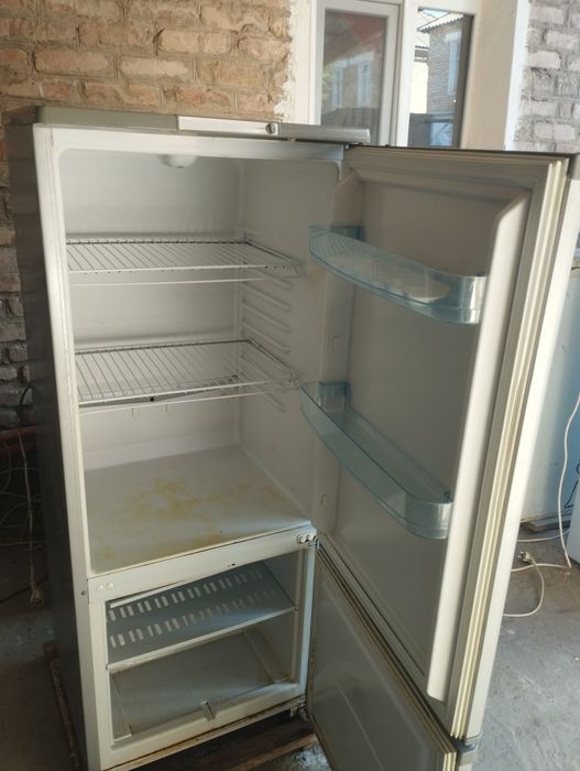 Холодильник сатылады