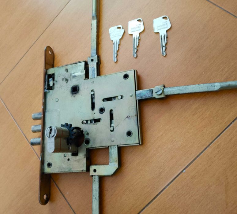 Секретна брава ASSAABLOY-A 140,MAUER SKG,Център-център 7,5см,патрон 13 зъбаС три ключа