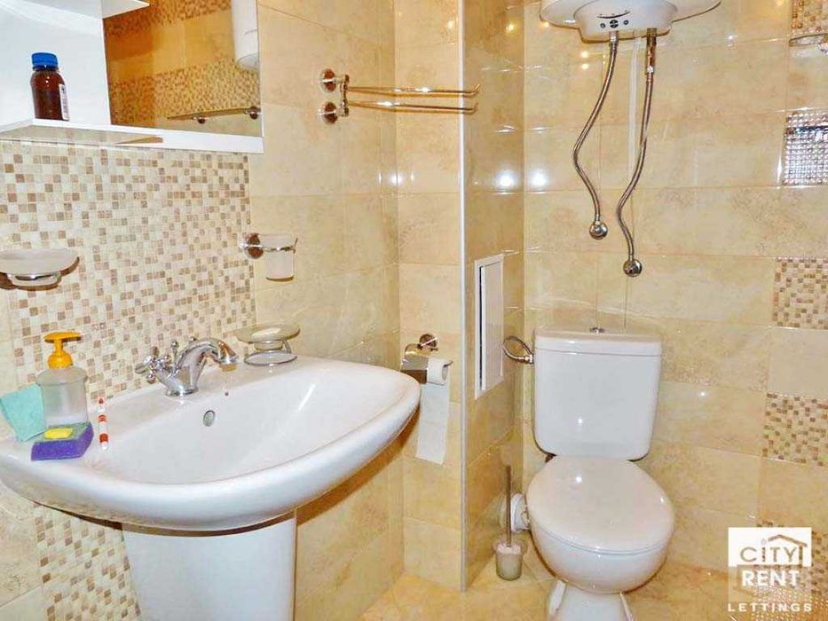 Дава се под наем Тристаен апартамент в Велико Търново, Център - 100 кв.м за 400 € - Снимка #10