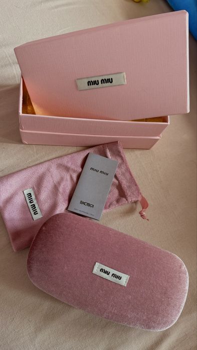 Оригинални, черни слънчеви очила Miu Miu