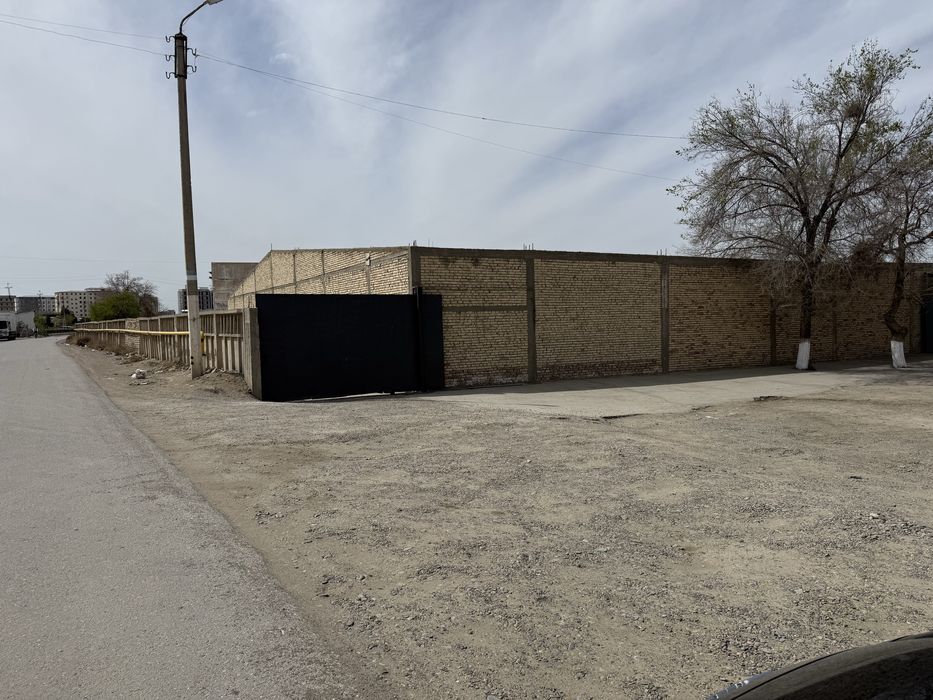 Сдаётся территория под аренду в г. Бухара(Файзобод масжид) 60 соток.