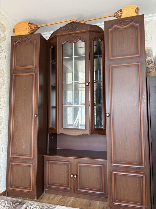 Продаётся стенка для зала / гостиной