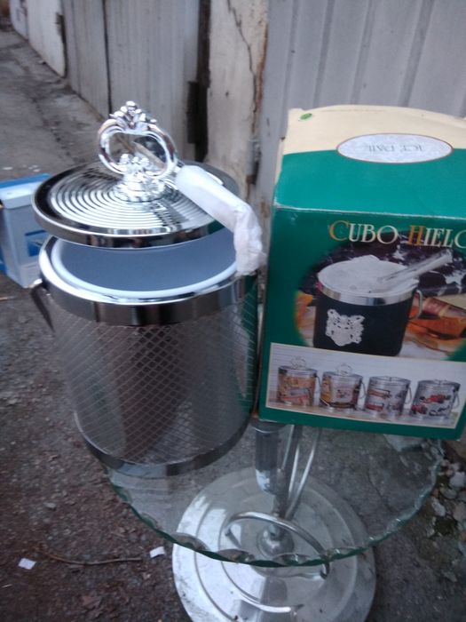 Продам ведёрко -термос для льда