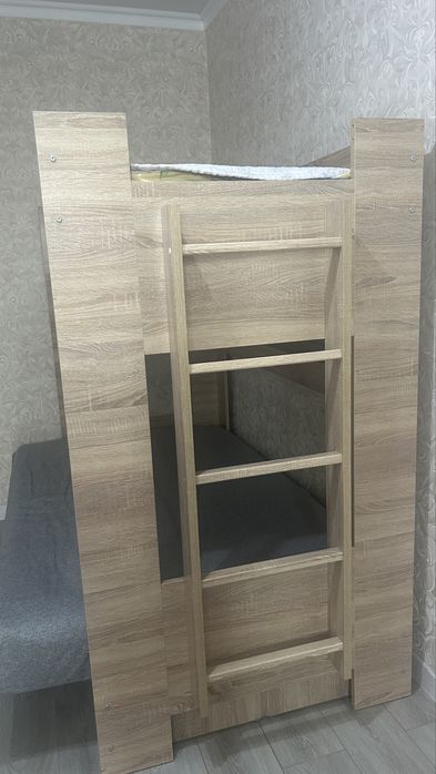 Продам двухъярусную кровать