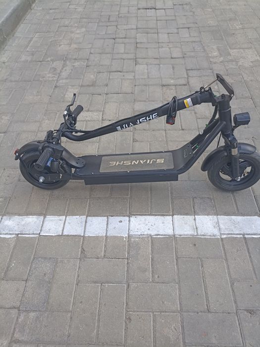 Продам электросамокат JIANCHE