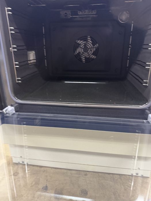 Готварска печка 60см Elektrolux /Voss 73литра  обем GERMANY Гаранция