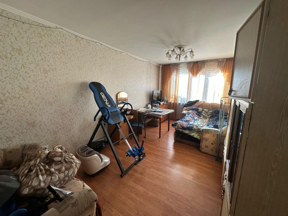 Продам 2 ком квартиру район 8 школы